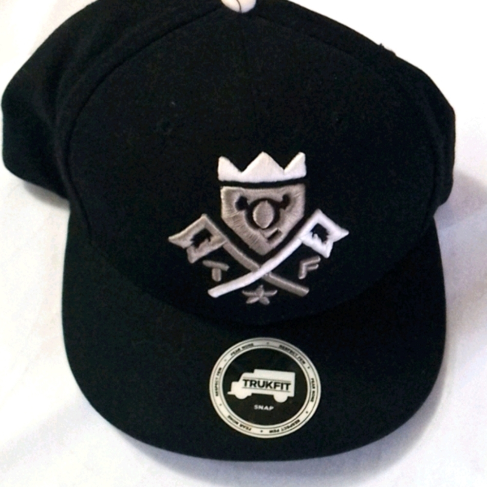 Trukfit hat from lids